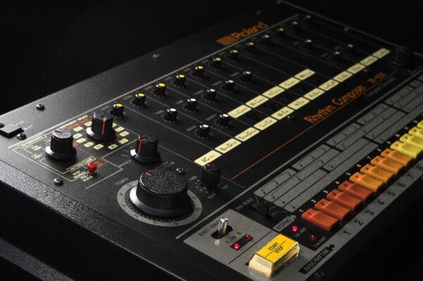 billboard_tr-808_story